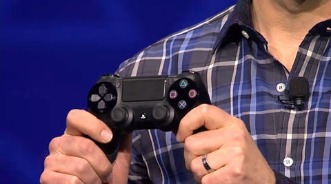 PS4のコントローラーにはタッチパッド、SHAREボタンが配置