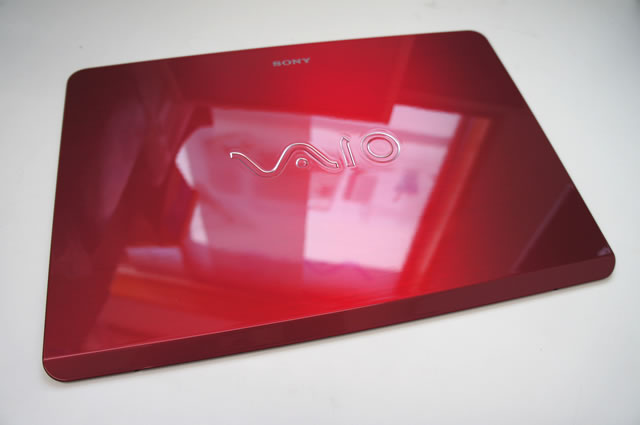 VAIO Fit 14 | red edition　天板